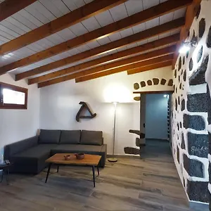 https://casa-abuela-micaela-villaverde.in-canary-islands.com